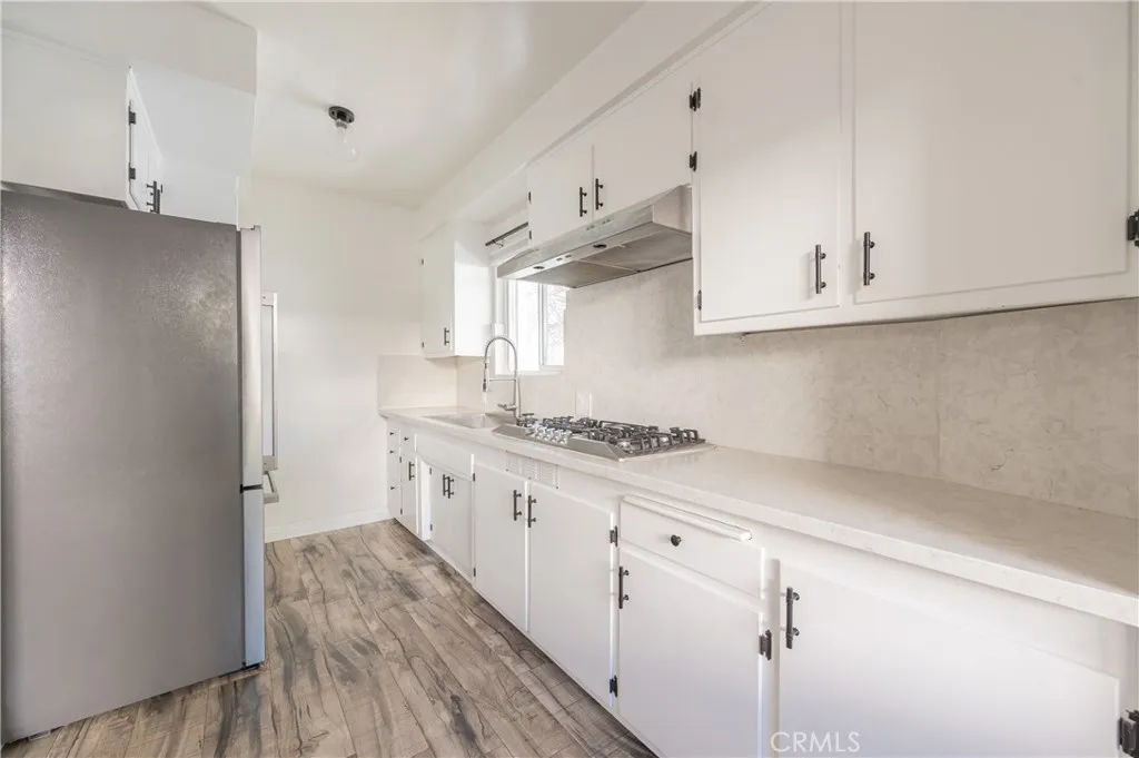 4579 Ambrose Avenue 4, Los Angeles, California 90027 home-pic-6